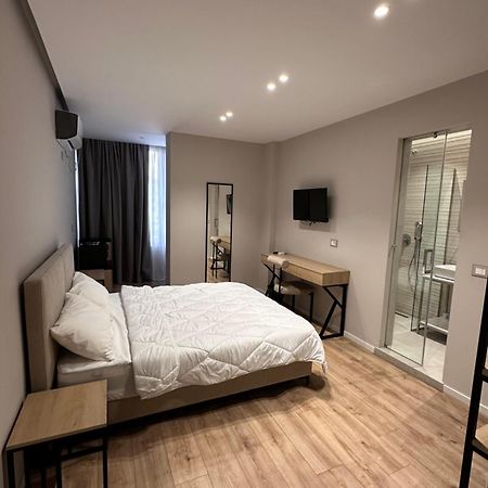 Amazon 8 Guesthouse Tiranë Eksteriør bilde