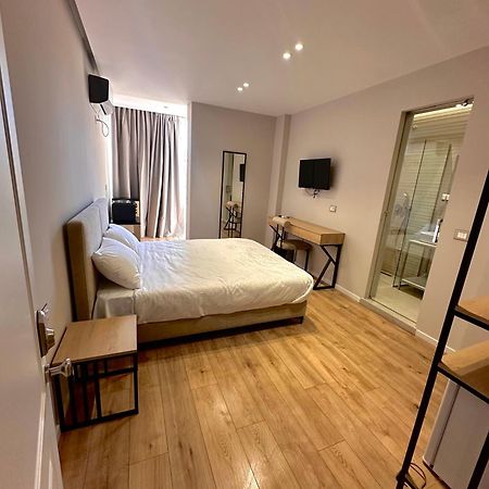 Amazon 8 Guesthouse Tiranë Eksteriør bilde