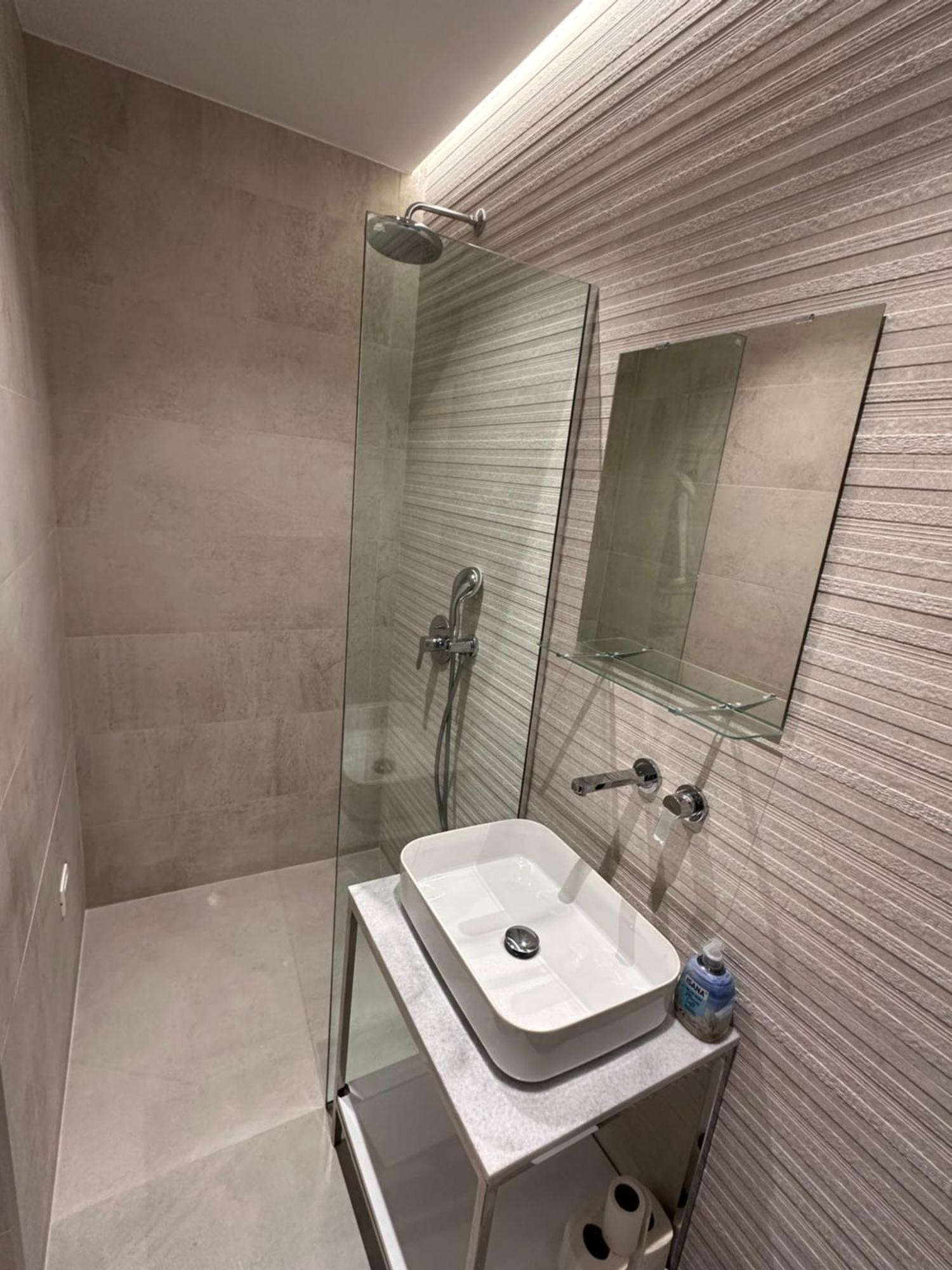 Amazon 8 Guesthouse Tiranë Eksteriør bilde