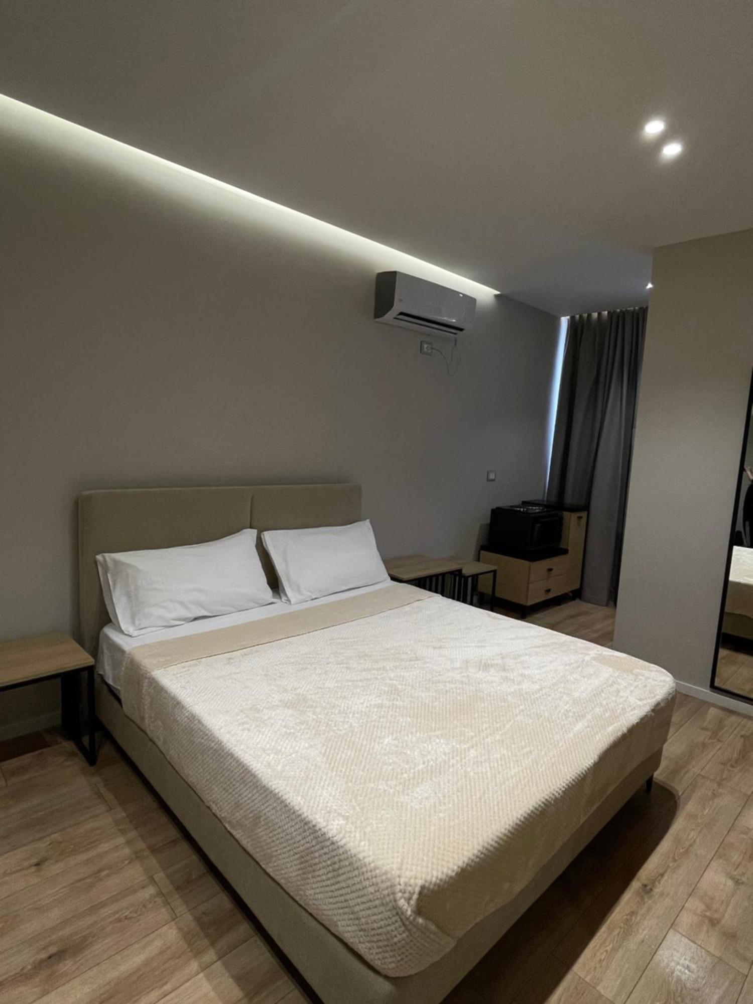 Amazon 8 Guesthouse Tiranë Eksteriør bilde